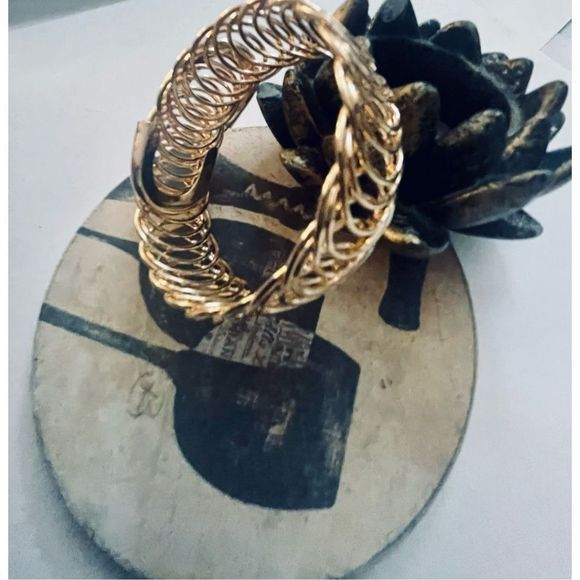 PRETTY GOLD BOHO SPIRAL BRACELET - Picture 2 of 7